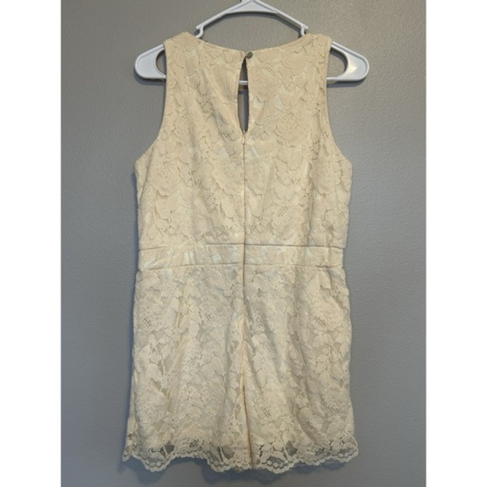 Promesa Ivory Lace Sleeveless Romper with V-Neck - Picture 7 of 8